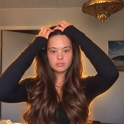 Mia