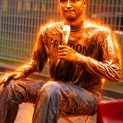 KIRKSTATUE / SOL