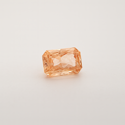 Padparadscha Sapphire, 3.77 ct logo