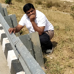 SHITTINGJEET